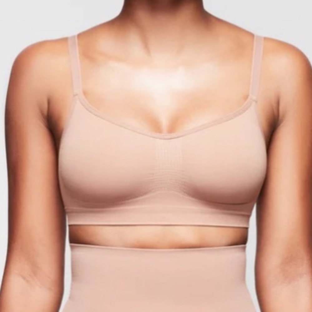 skims - sculpt bralette (sand)